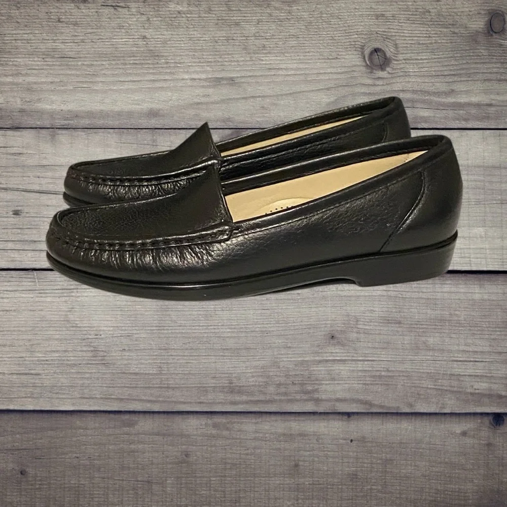 SAS Simplify 7 Narrow Black Leather Loafers Flats Comfort Shoes Mint Made in USA